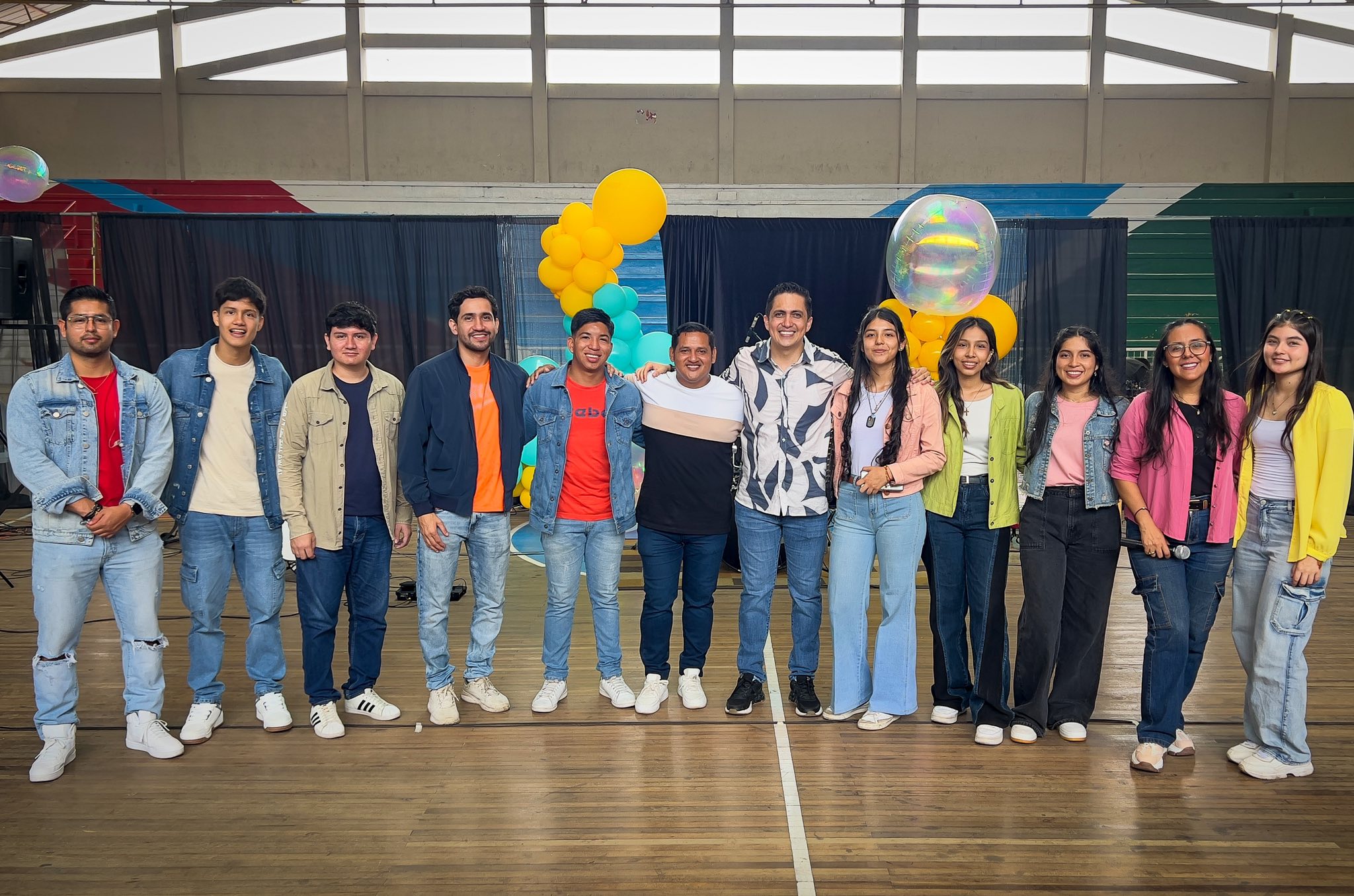 Ambiente de fe durante la adoraci&oacute;n
