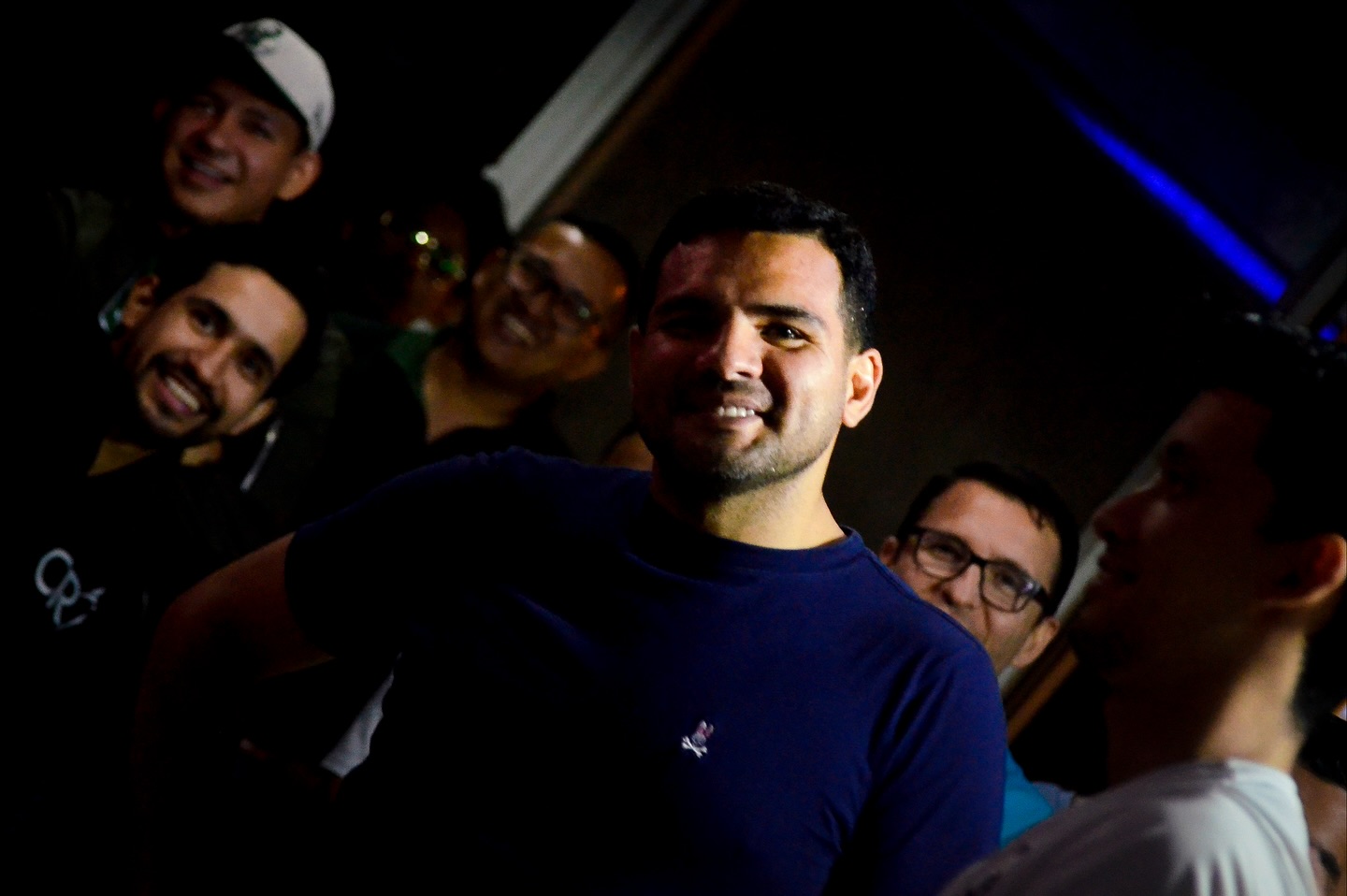Alabanza en encuentro de hombres